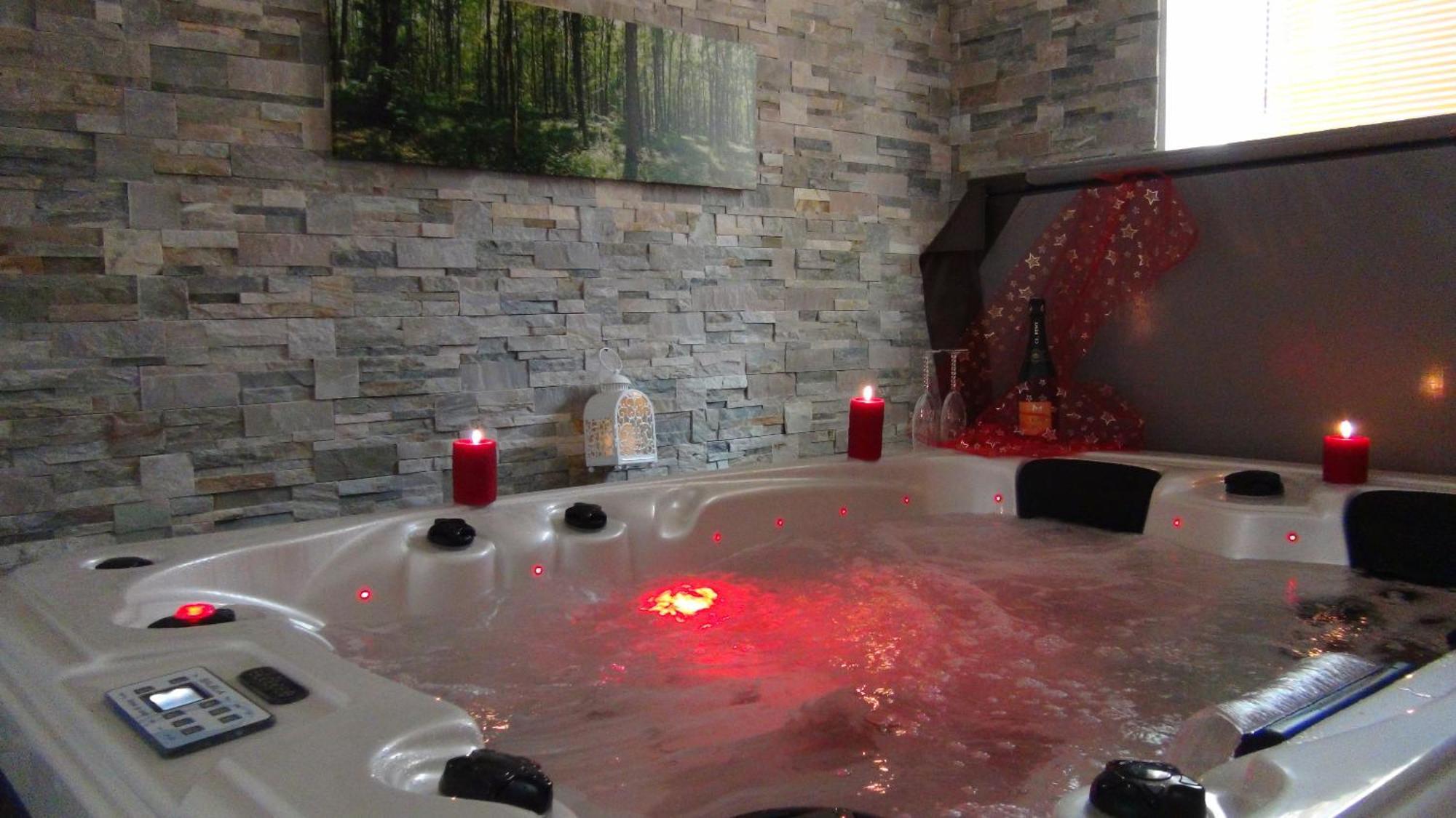 Le Clos Des Tilleuls D Day Home, Chambres D'Hotes, Suite Avec Sauna Privatif, Suite Avec Balneotherapie Privative, En Supplement Option Spa Bain A Remous La Vendelee Екстер'єр фото