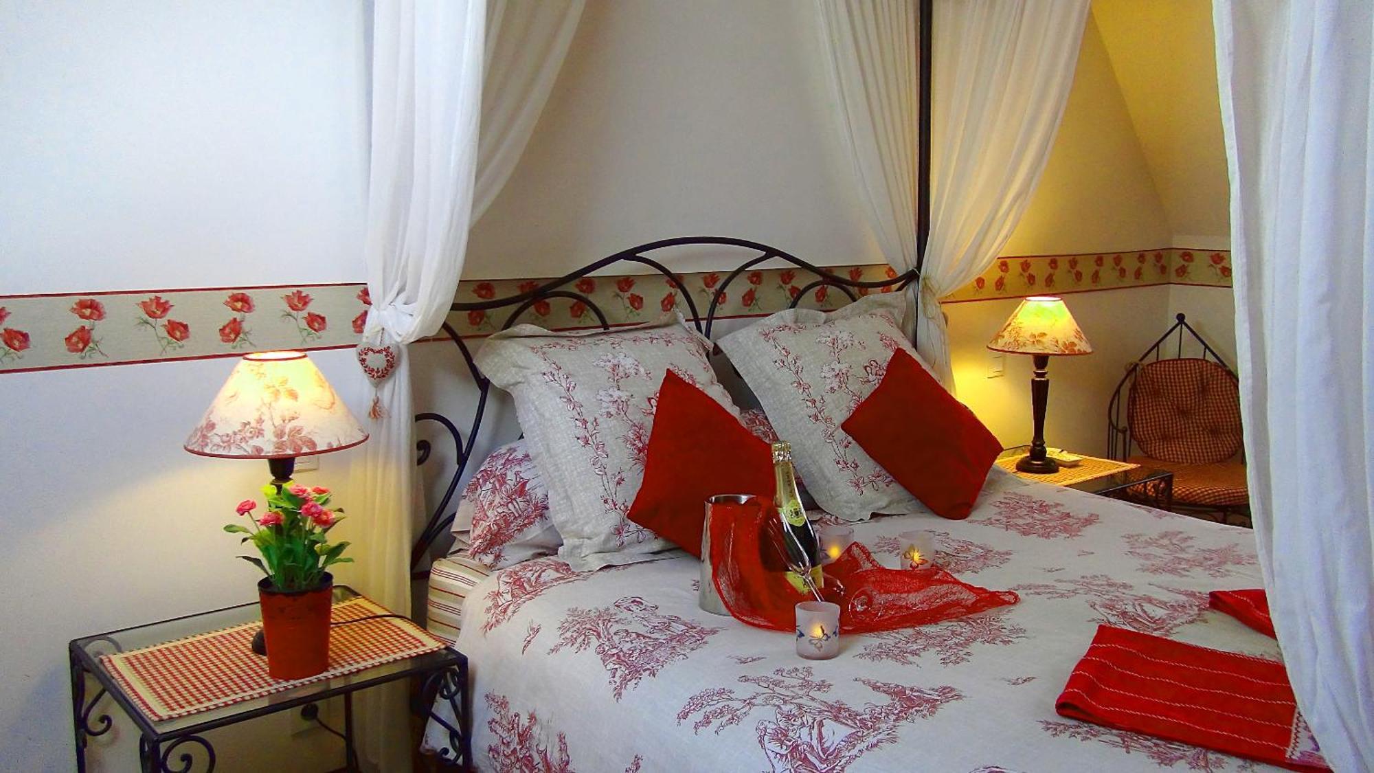 Le Clos Des Tilleuls D Day Home, Chambres D'Hotes, Suite Avec Sauna Privatif, Suite Avec Balneotherapie Privative, En Supplement Option Spa Bain A Remous La Vendelee Екстер'єр фото
