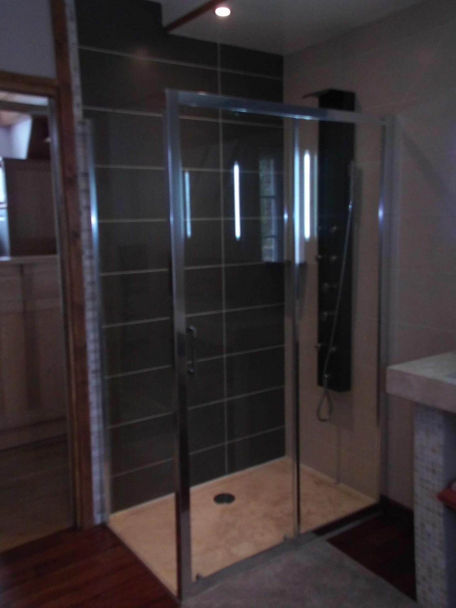 Le Clos Des Tilleuls D Day Home, Chambres D'Hotes, Suite Avec Sauna Privatif, Suite Avec Balneotherapie Privative, En Supplement Option Spa Bain A Remous La Vendelee Номер фото