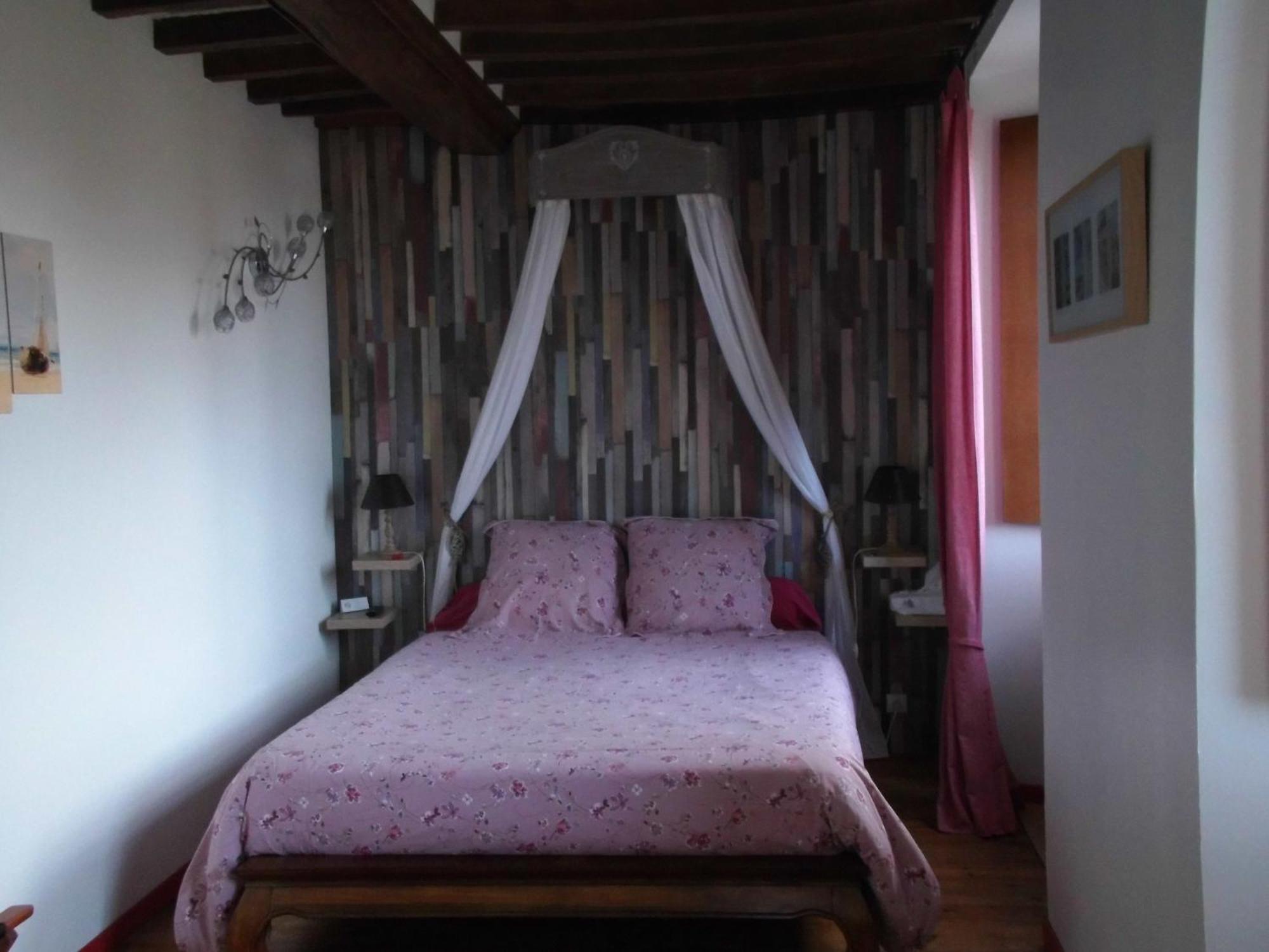 Le Clos Des Tilleuls D Day Home, Chambres D'Hotes, Suite Avec Sauna Privatif, Suite Avec Balneotherapie Privative, En Supplement Option Spa Bain A Remous La Vendelee Номер фото